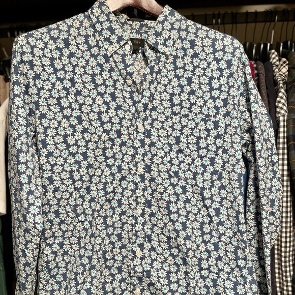 Lightweight  L/S Cotton Secret Wash Button Down - Picture 2 of 3